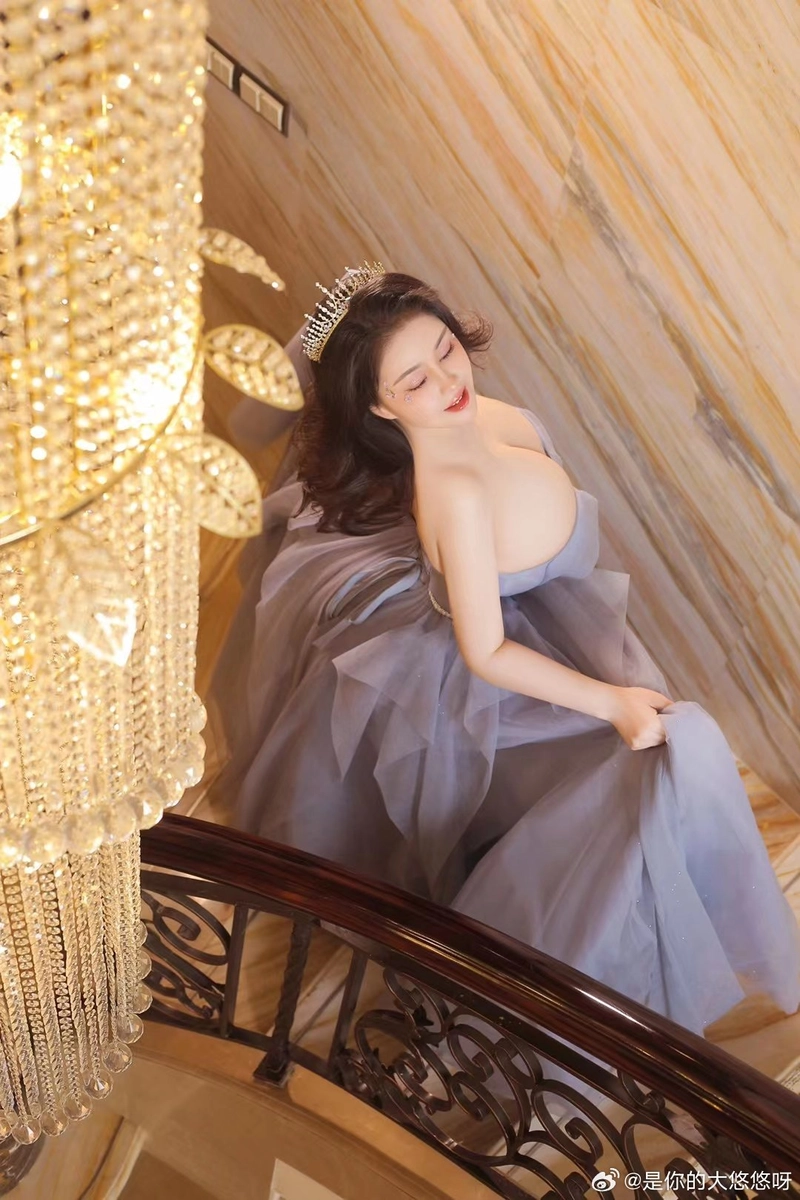 ảnh gái xinh múp​ lộ ngực