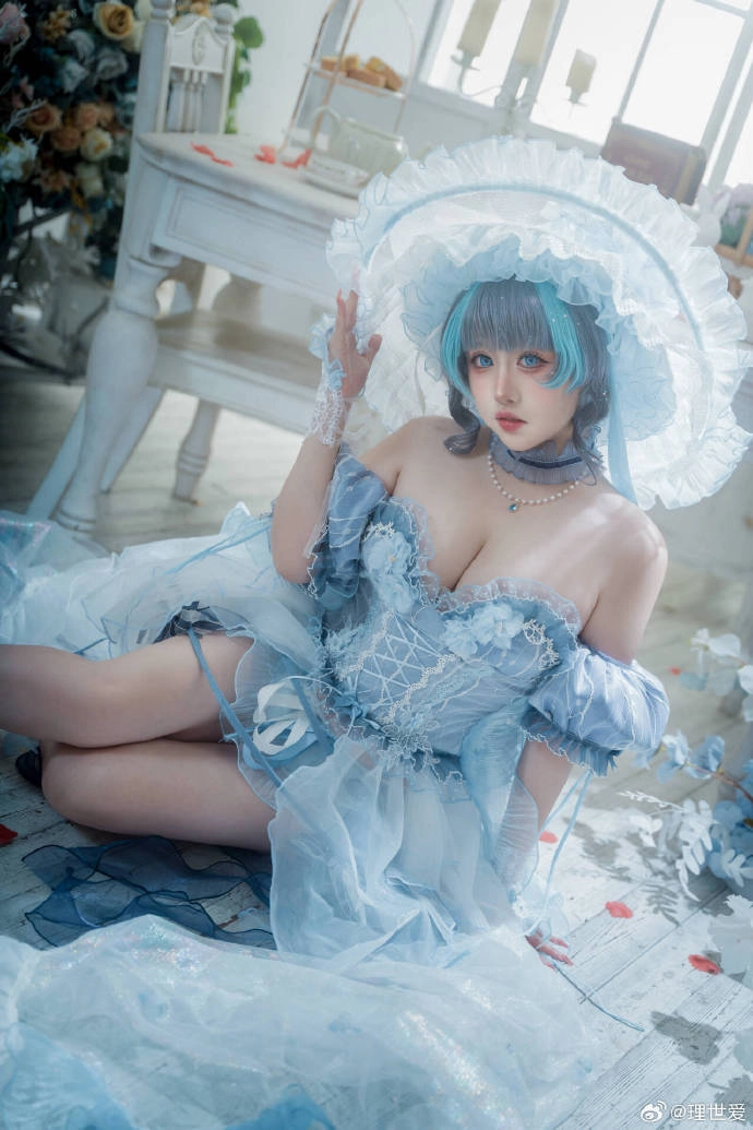 gái múp xinh​ cosplay
